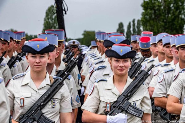 L’ENSOA au défilé militaire du 14 juillet à Paris L’ENSOA au défilé militaire du 14 juillet à Paris