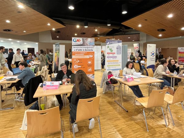 Belle affluence au 20e forum des jobs saisonniers de Gâtine